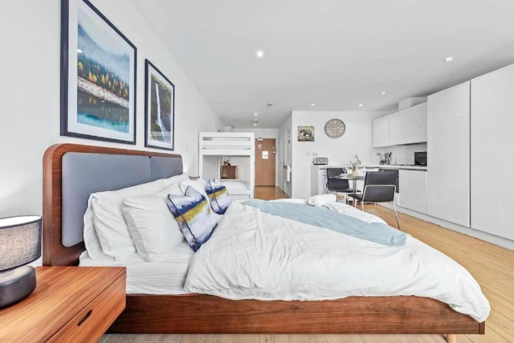 1 Bedroom Flat Piccadilly Sleep 7 In London Vr10 Екстериор снимка