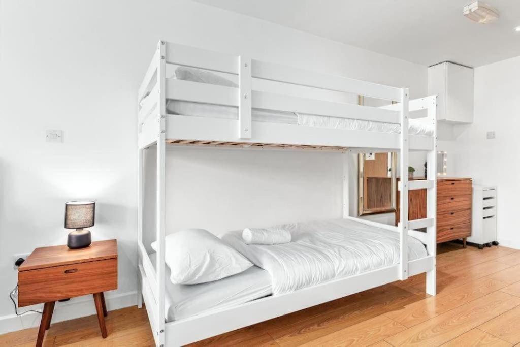 1 Bedroom Flat Piccadilly Sleep 7 In London Vr10 Екстериор снимка