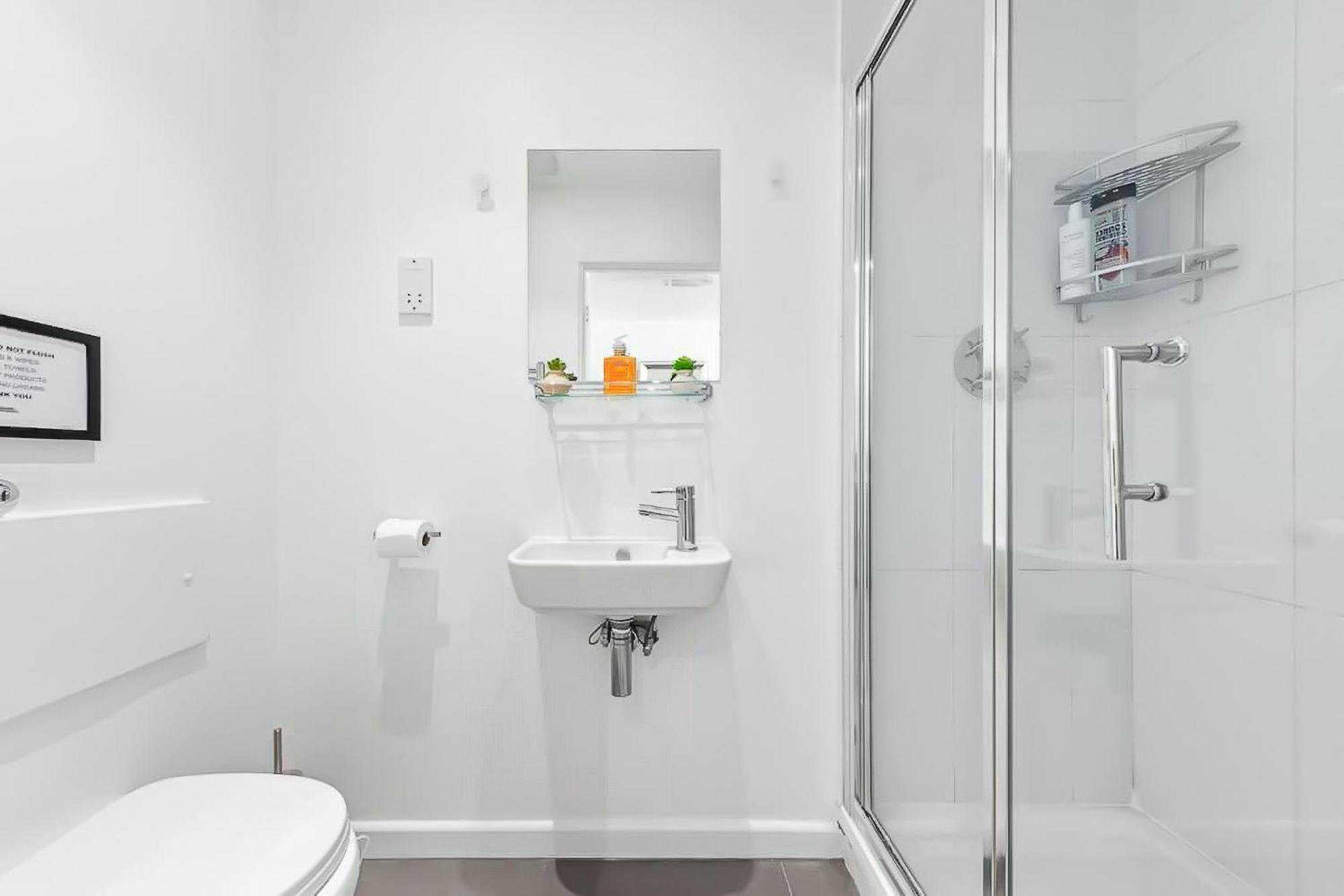 1 Bedroom Flat Piccadilly Sleep 7 In London Vr10 Екстериор снимка